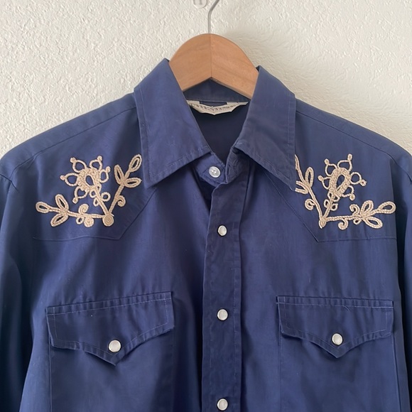 Chemise by Kennington embroidered rodeo button down - Picture 2 of 8